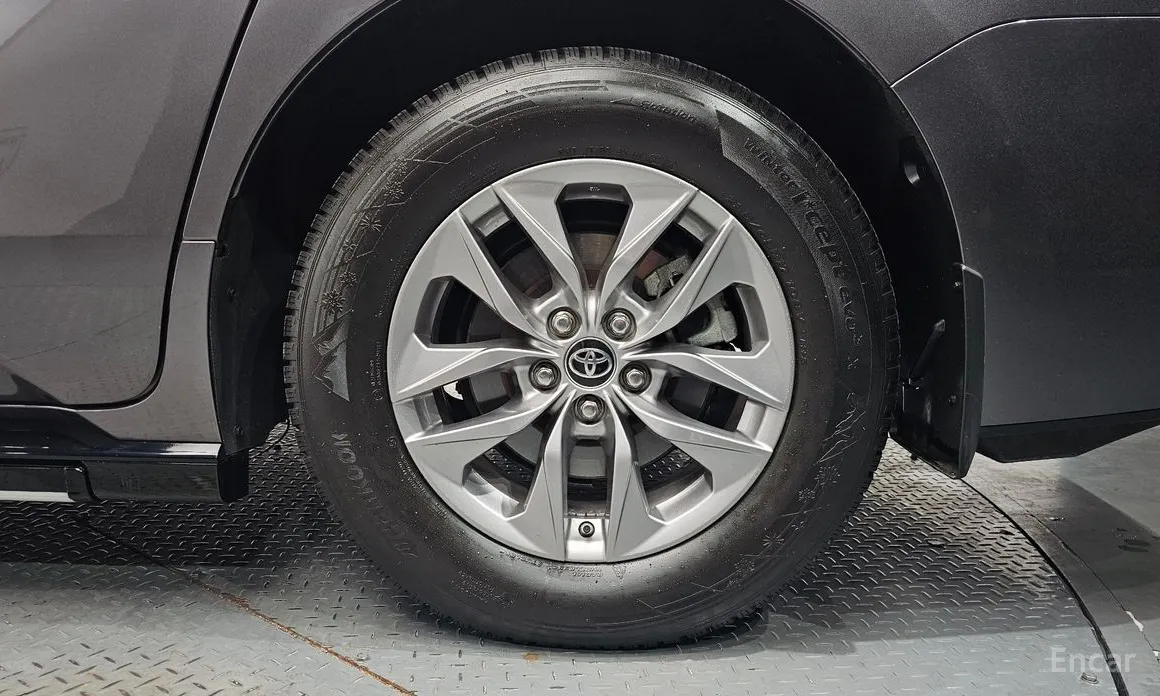 Фото 5 - Toyota Sienna