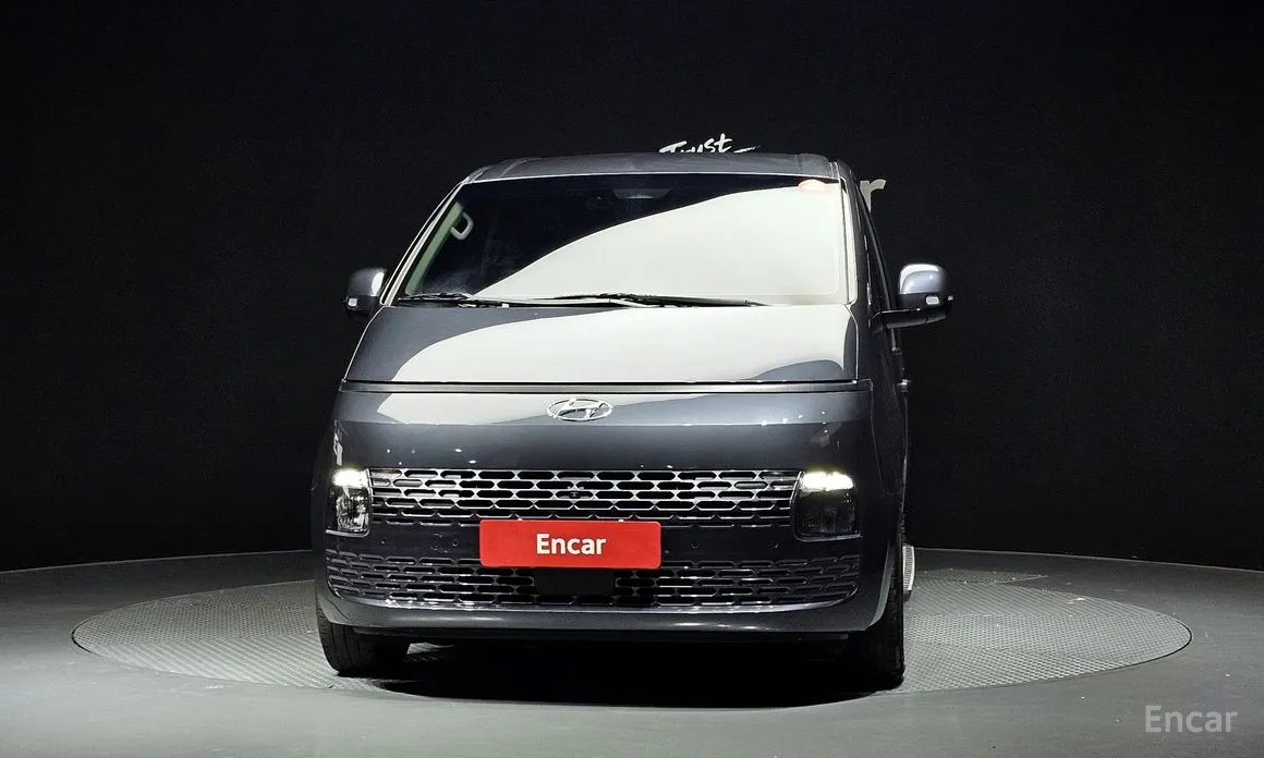 Фото 3 - Hyundai Staria