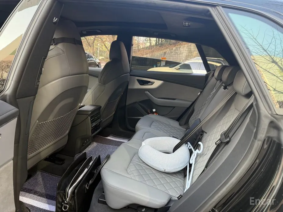 Фото 6 - Audi Q8