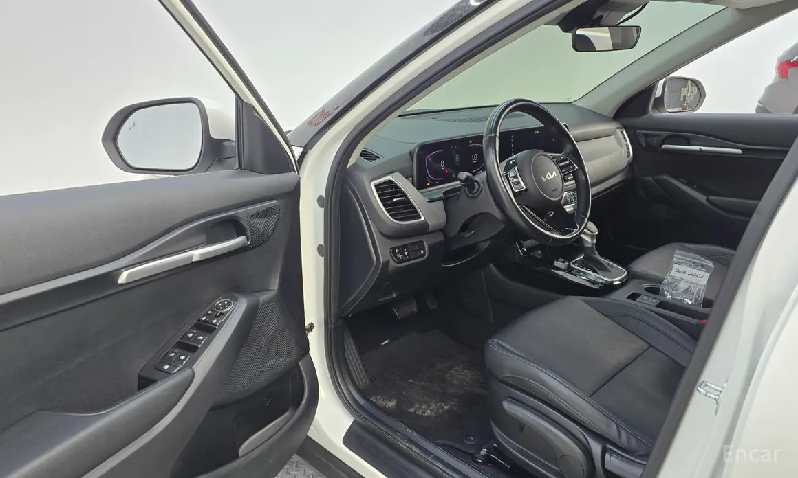 Фото 10 - Kia Seltos