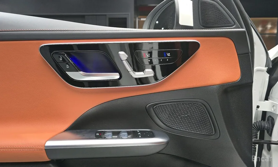 Фото 17 - Mercedes-Benz C-Class