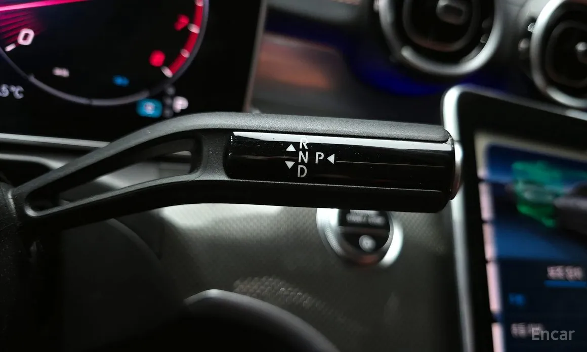 Фото 9 - Mercedes-Benz C-Class