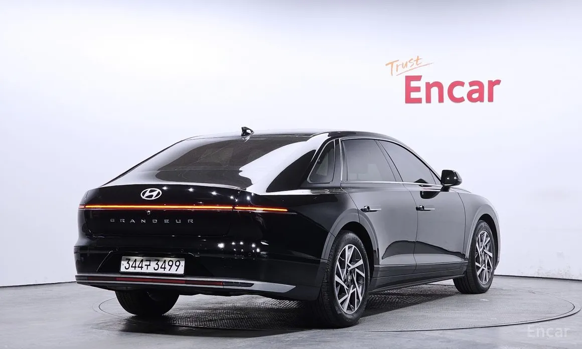 Фото 2 - Hyundai Grandeur