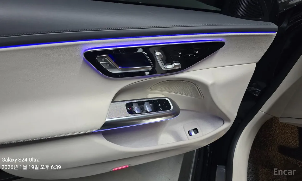 Фото 10 - Mercedes-Benz E-Class