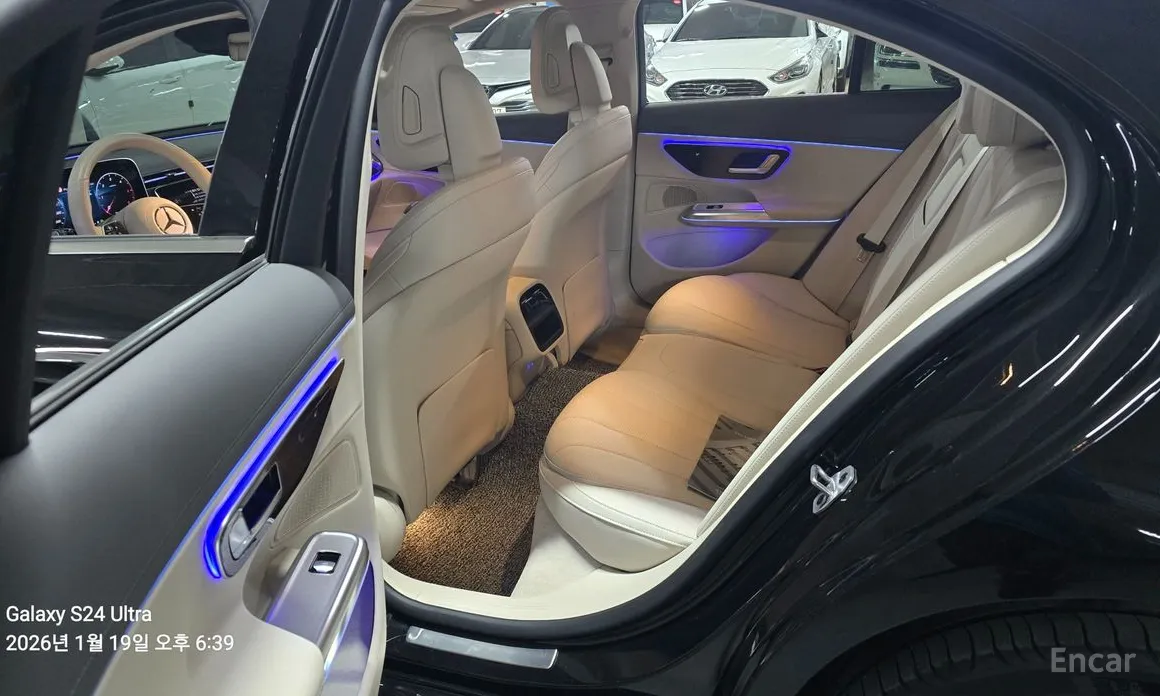 Фото 12 - Mercedes-Benz E-Class