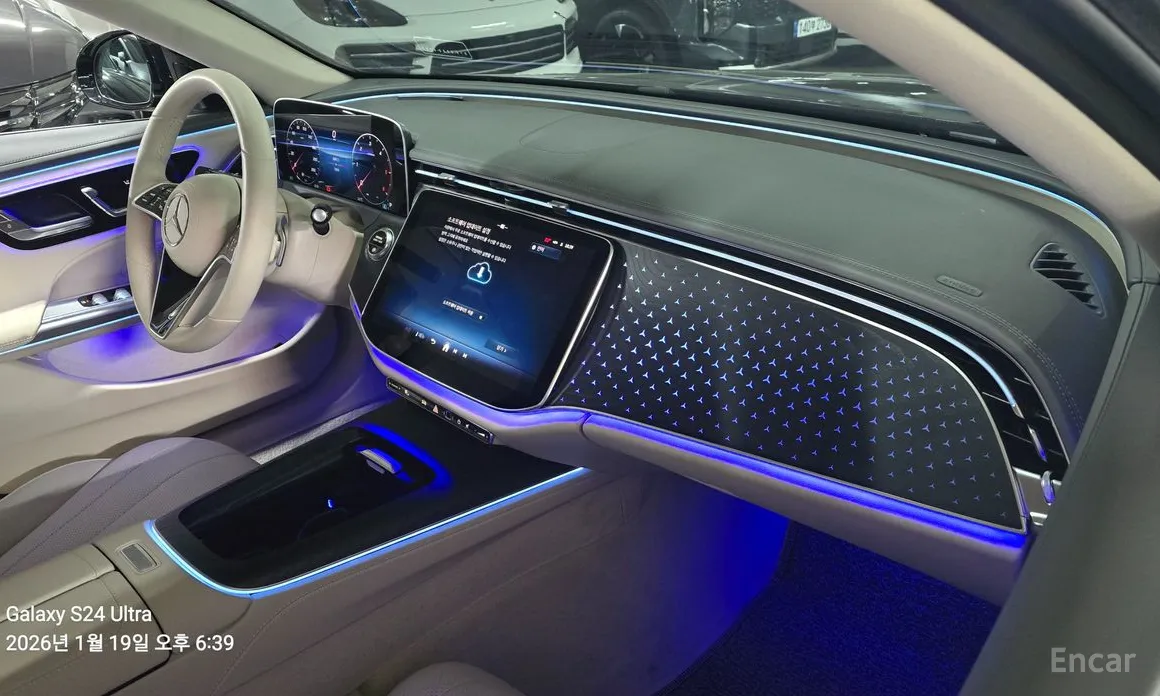 Фото 13 - Mercedes-Benz E-Class