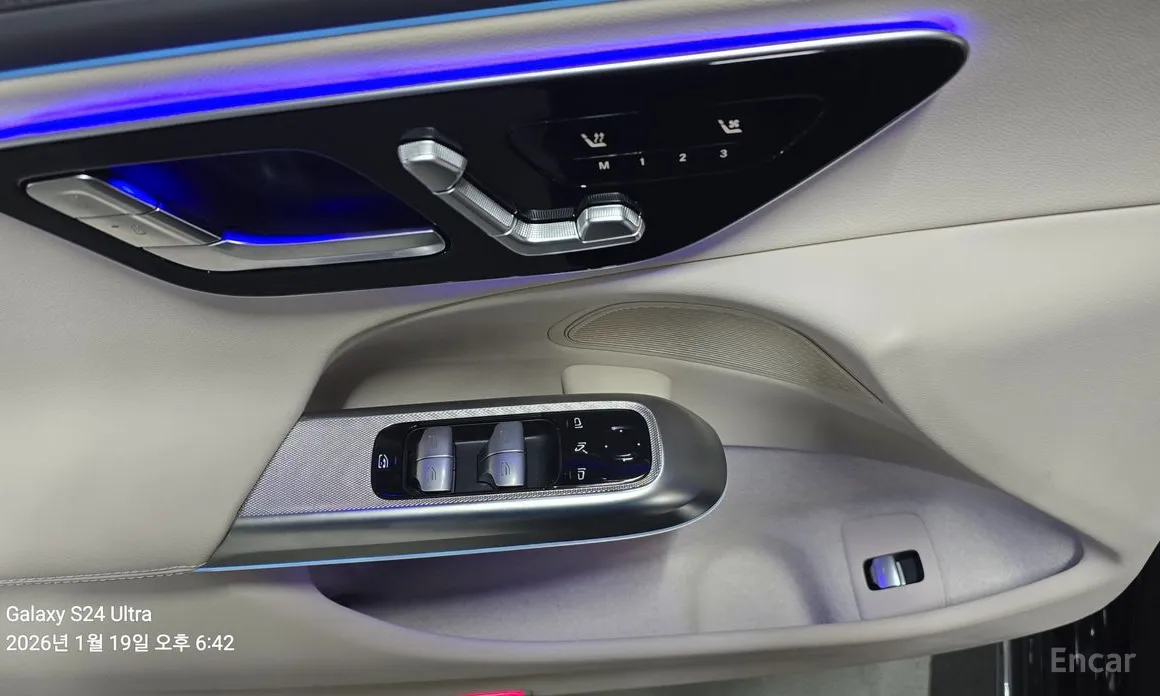 Фото 16 - Mercedes-Benz E-Class