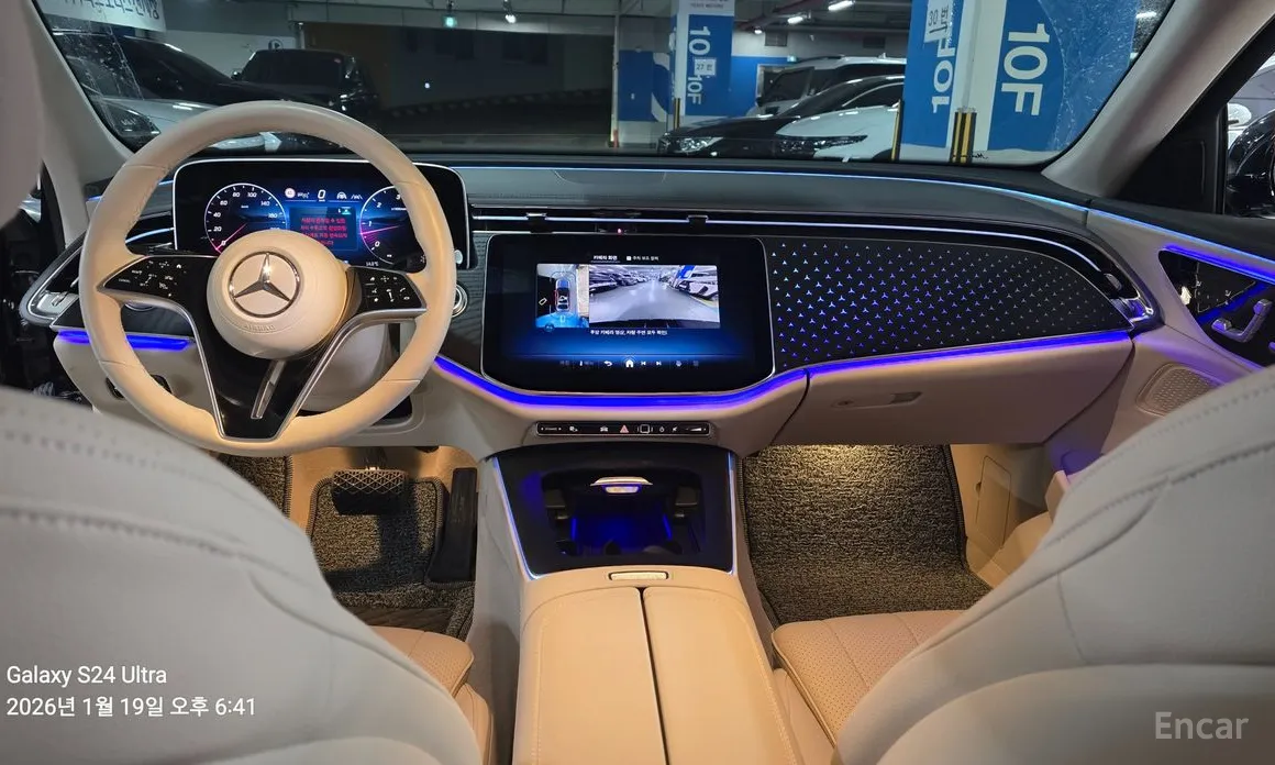 Фото 17 - Mercedes-Benz E-Class