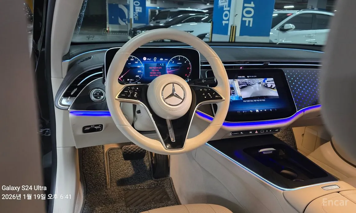 Фото 18 - Mercedes-Benz E-Class