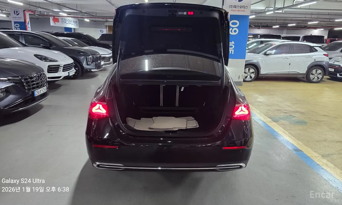 Фото 2 - Mercedes-Benz E-Class