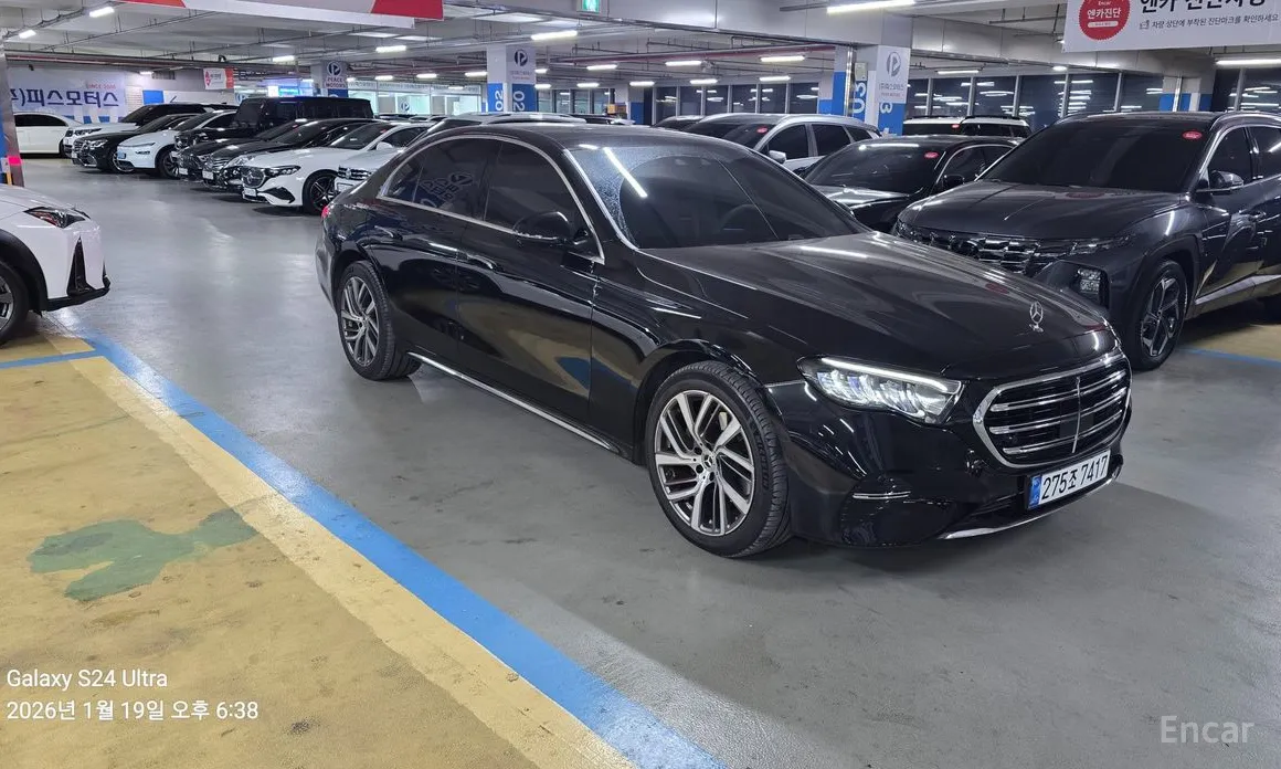 Фото 3 - Mercedes-Benz E-Class