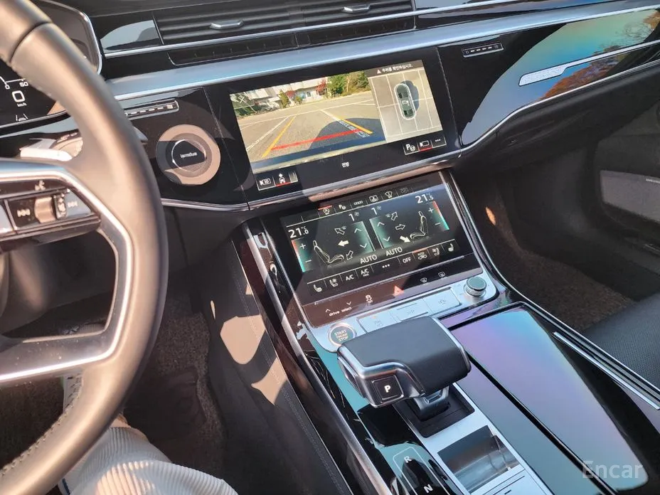 Фото 10 - Audi A8