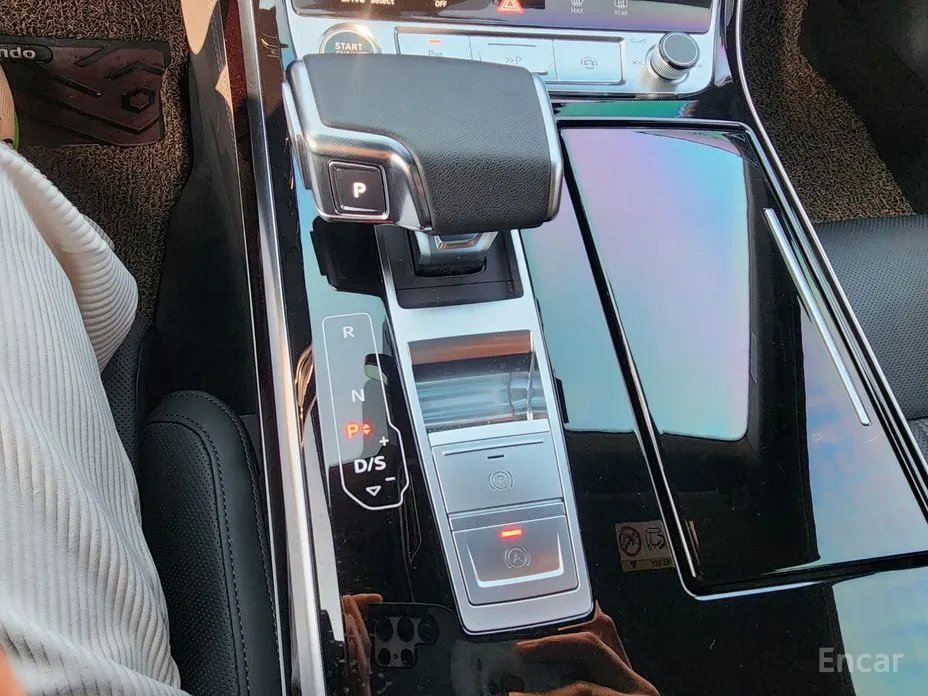 Фото 11 - Audi A8