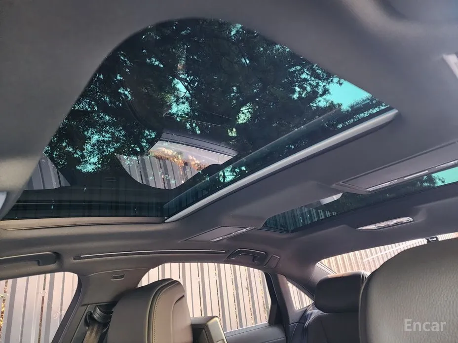 Фото 19 - Audi A8