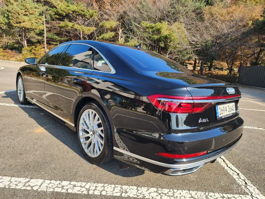 Фото 3 - Audi A8