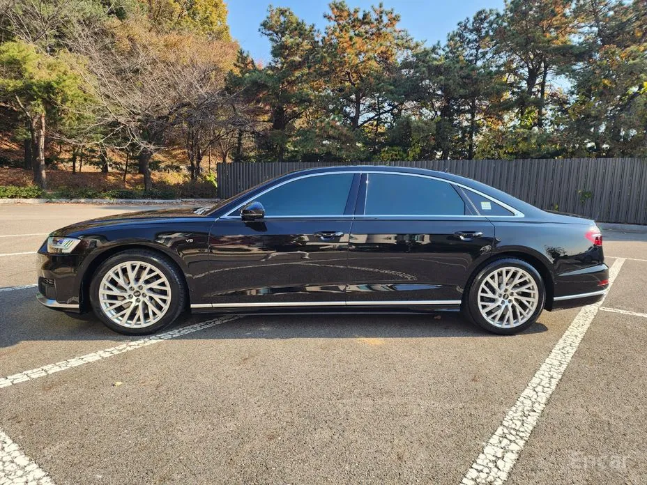 Фото 5 - Audi A8