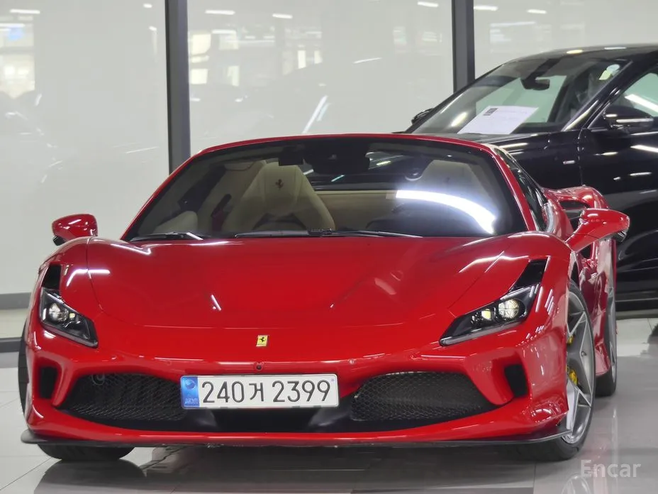 Фото 1 - Ferrari F8