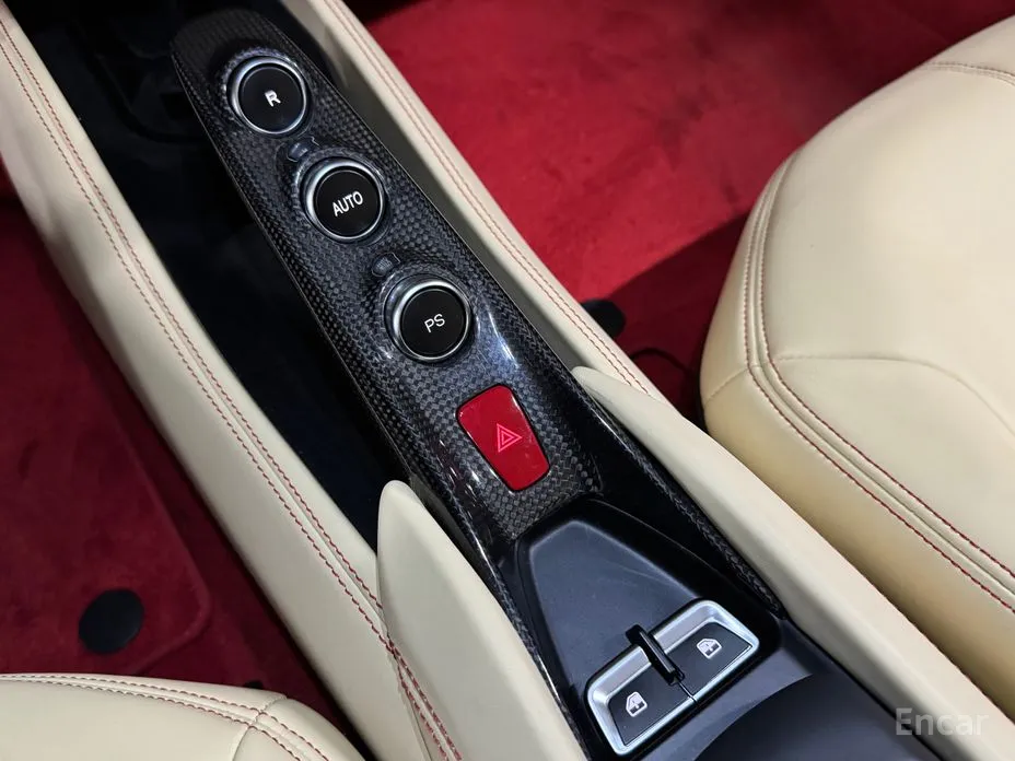 Фото 12 - Ferrari F8