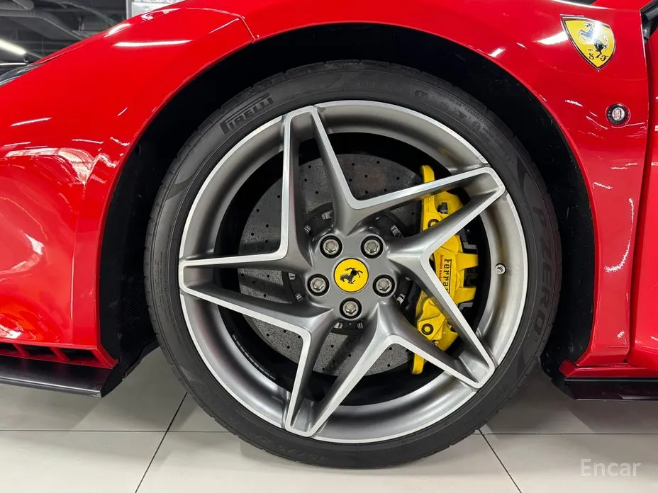 Фото 16 - Ferrari F8