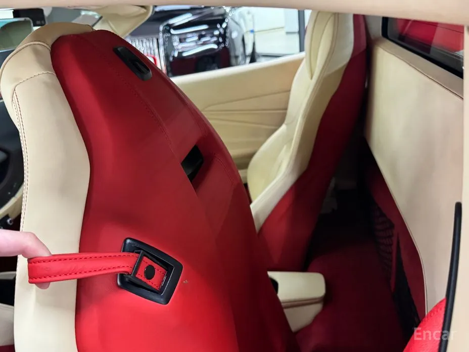 Фото 18 - Ferrari F8