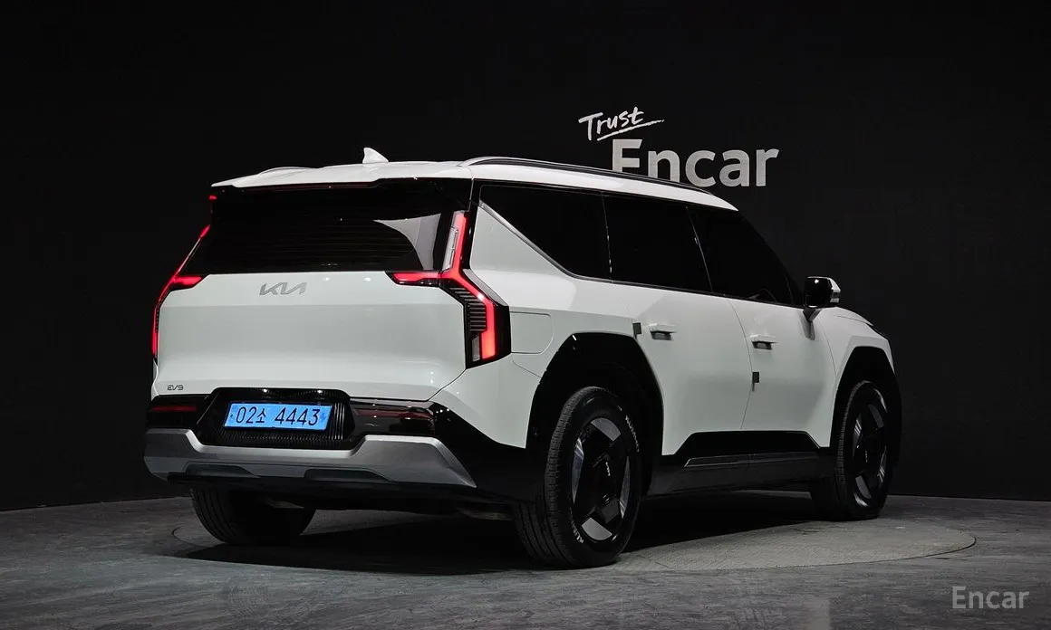 Фото 2 - Kia EV9