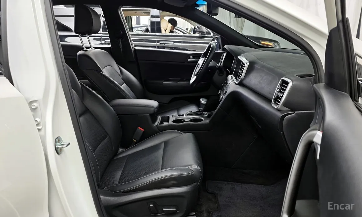 Фото 11 - Kia Sportage