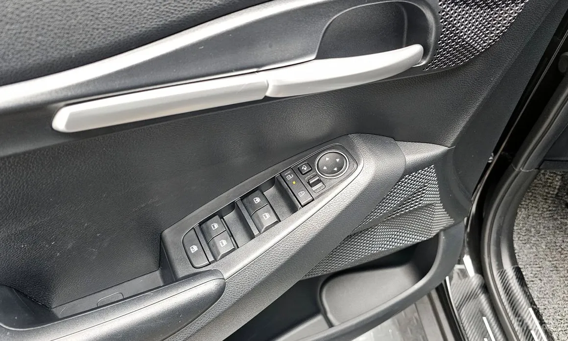 Фото 14 - Kia Seltos