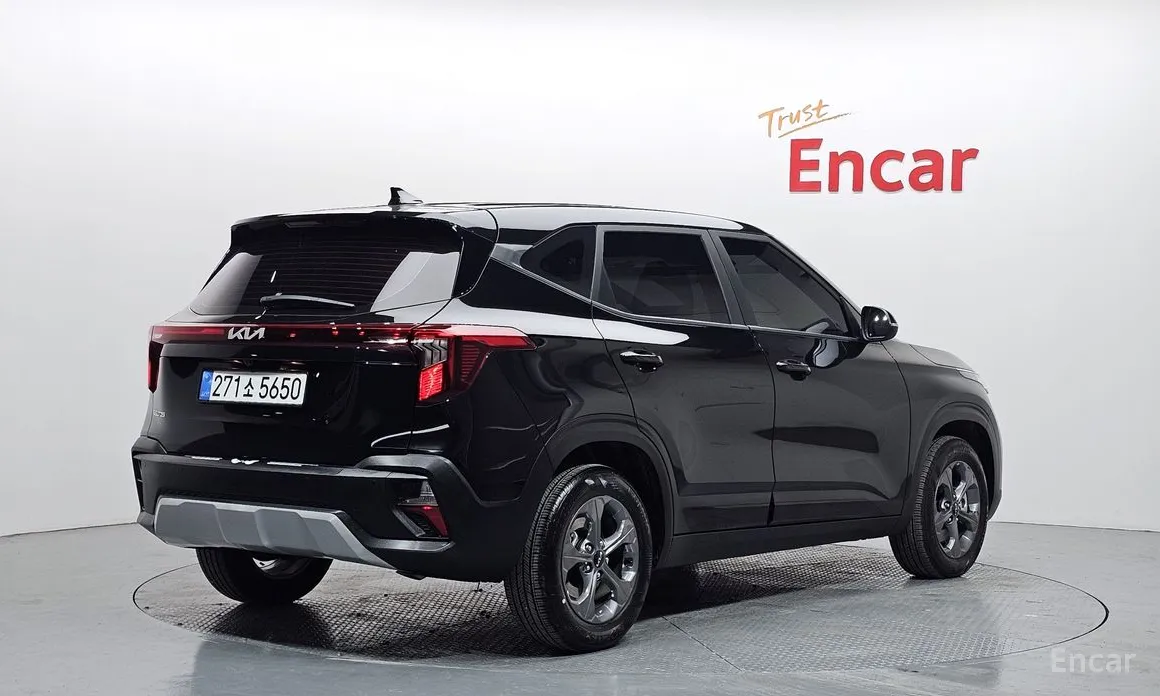 Фото 2 - Kia Seltos