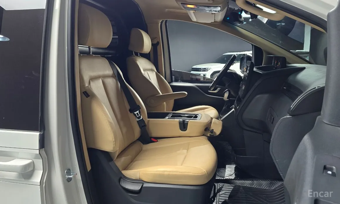 Фото 10 - Hyundai Staria