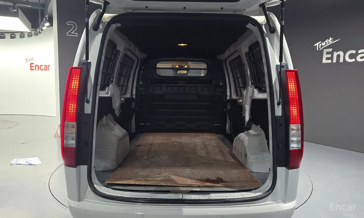 Фото 18 - Hyundai Staria