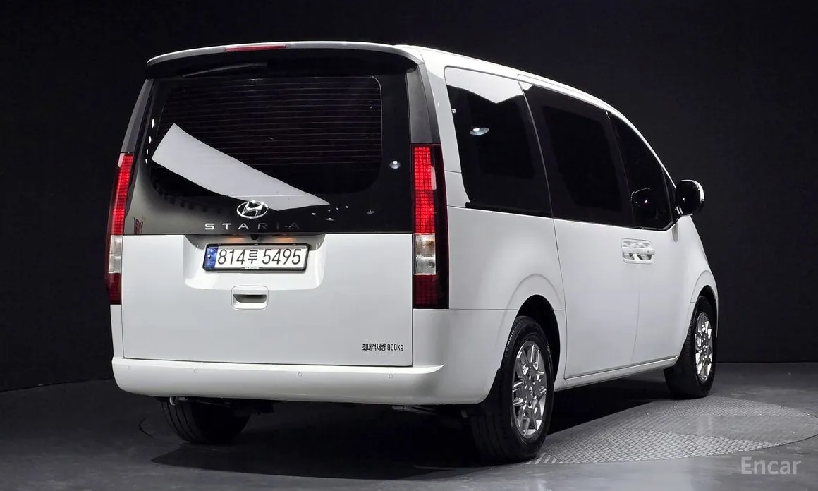 Фото 2 - Hyundai Staria