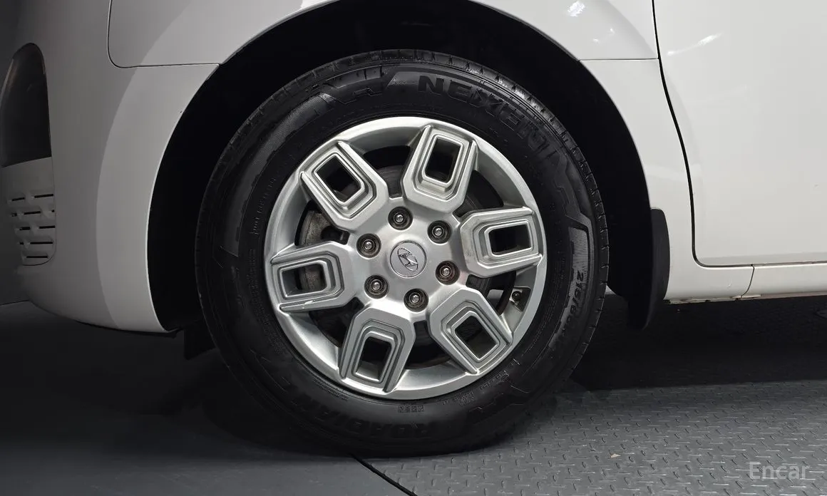 Фото 5 - Hyundai Staria