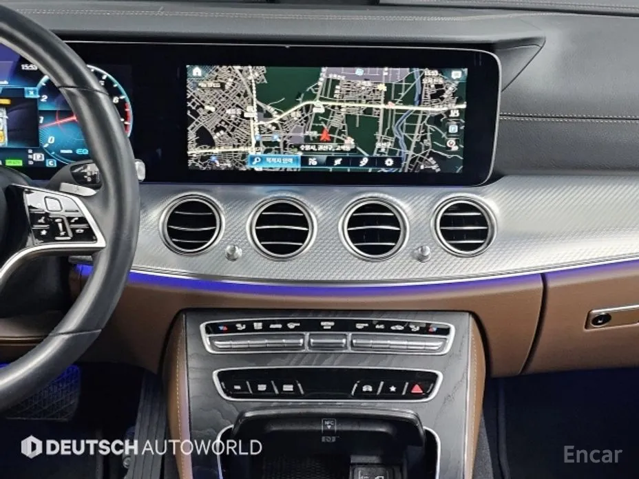 Фото 14 - Mercedes-Benz E-Class