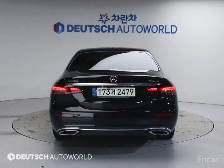 Фото 4 - Mercedes-Benz E-Class