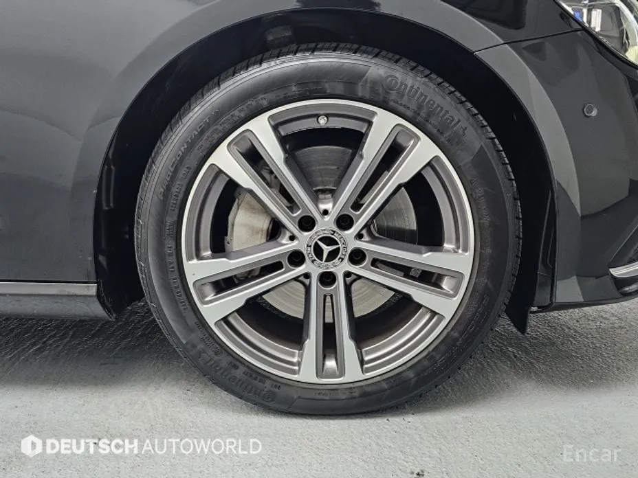 Фото 5 - Mercedes-Benz E-Class