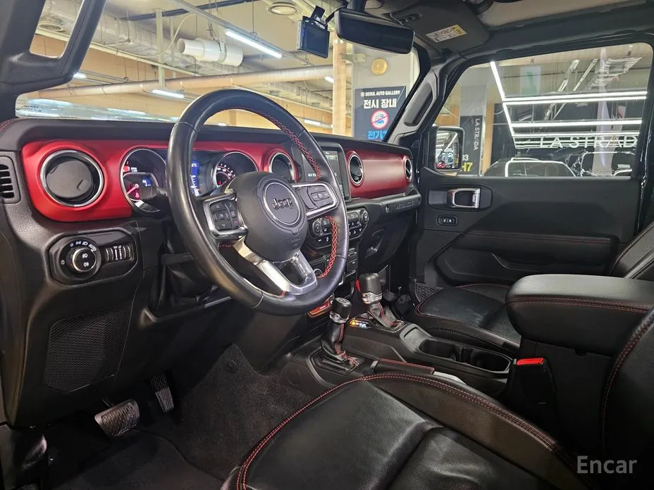 Фото 10 - Jeep Wrangler