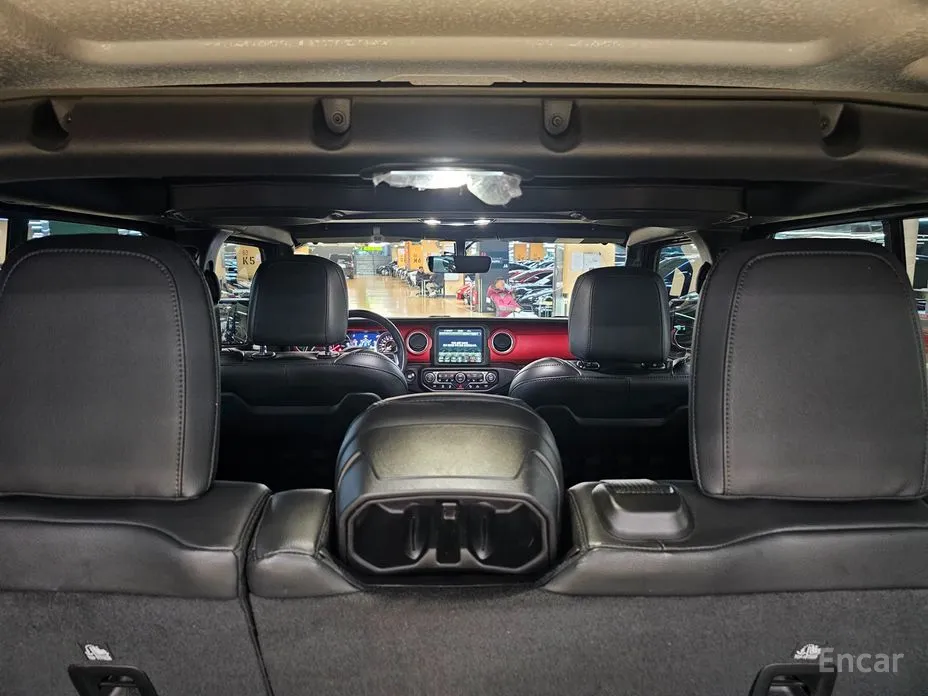 Фото 17 - Jeep Wrangler