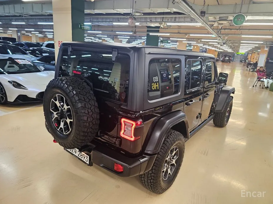 Фото 2 - Jeep Wrangler