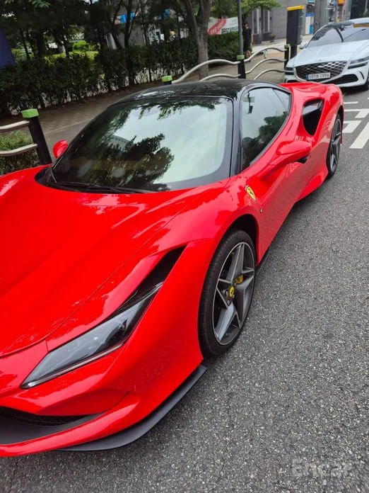 Фото 3 - Ferrari F8