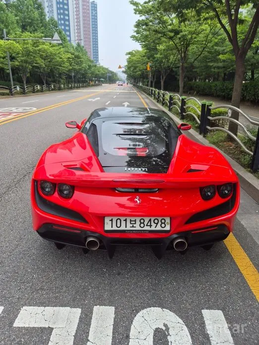 Фото 5 - Ferrari F8