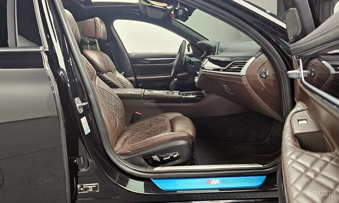 Фото 10 - BMW 7 Series