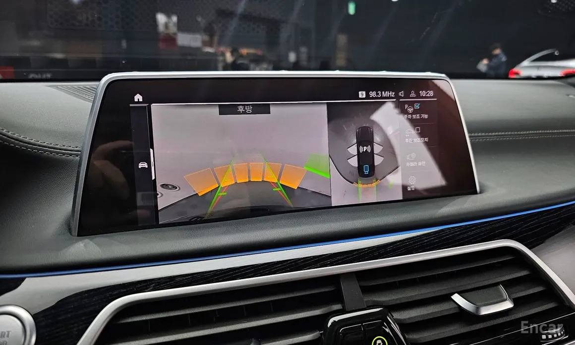 Фото 15 - BMW 7 Series