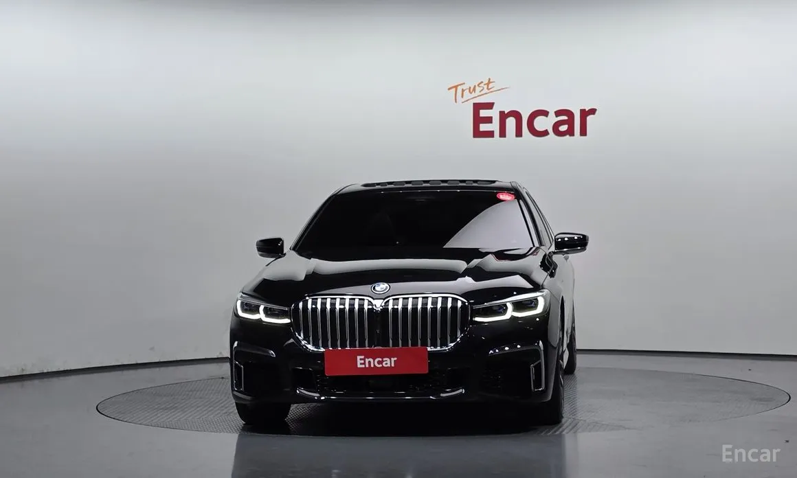 Фото 3 - BMW 7 Series