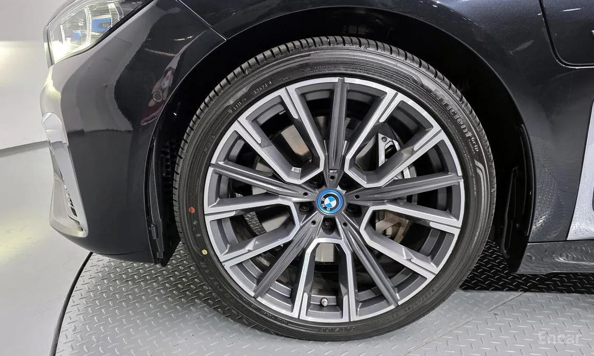 Фото 5 - BMW 7 Series