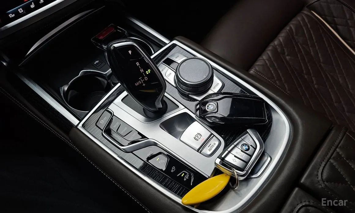 Фото 9 - BMW 7 Series