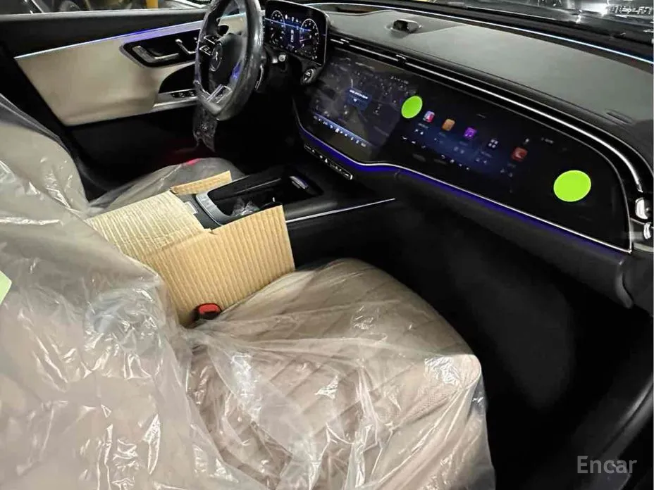 Фото 10 - Mercedes-Benz E-Class