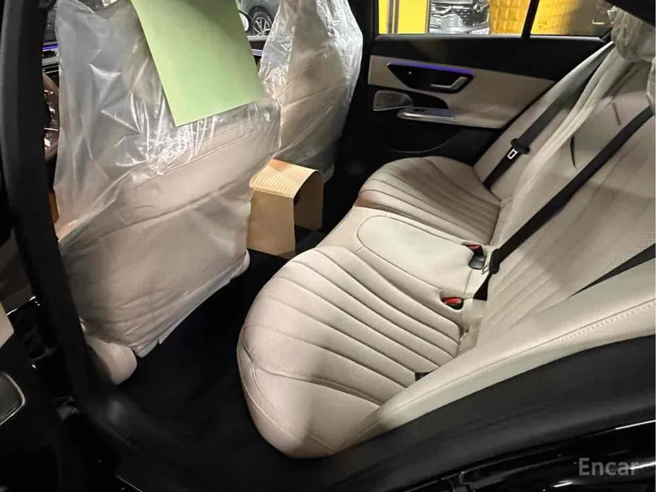 Фото 11 - Mercedes-Benz E-Class