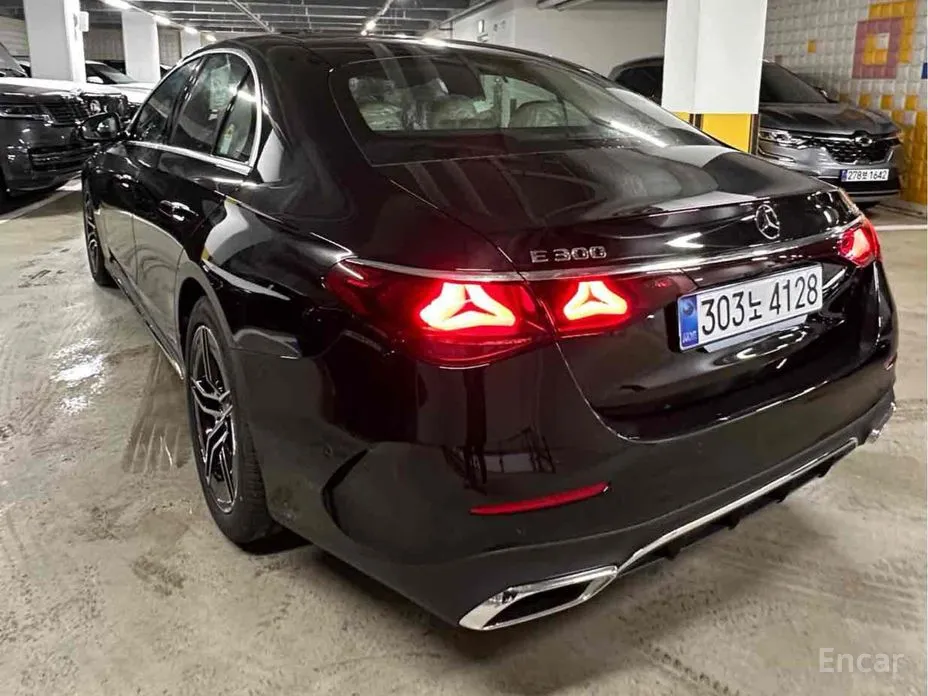 Фото 4 - Mercedes-Benz E-Class