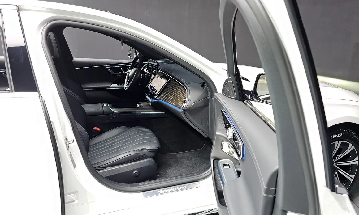 Фото 11 - Mercedes-Benz E-Class