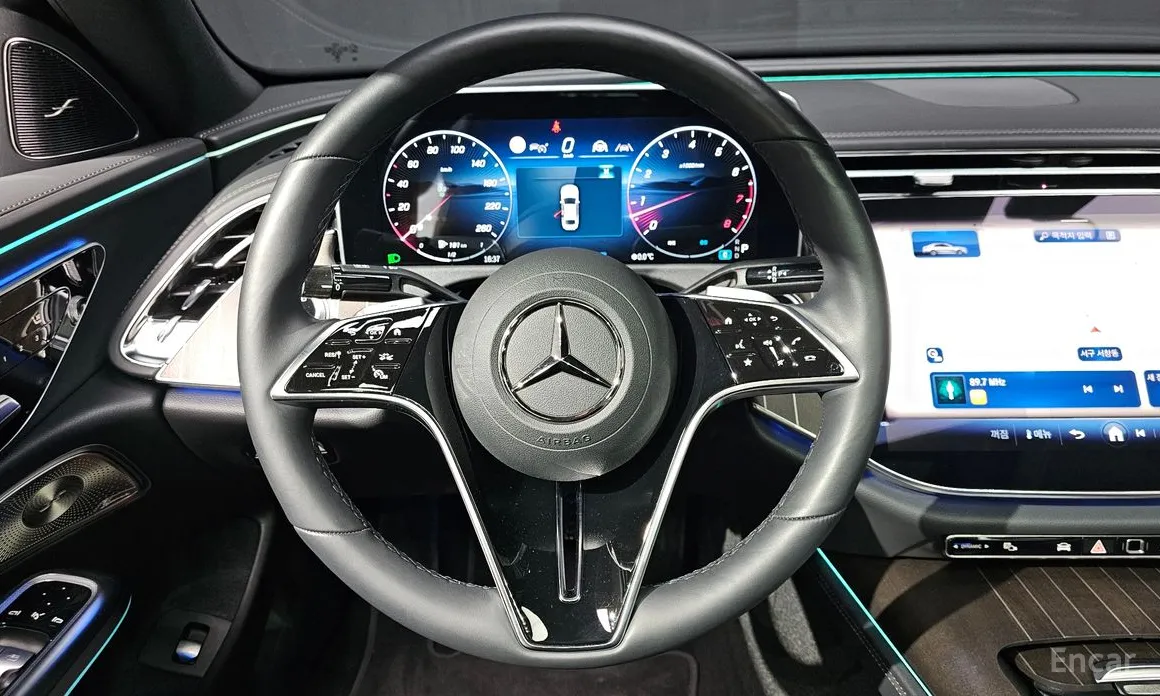 Фото 13 - Mercedes-Benz E-Class